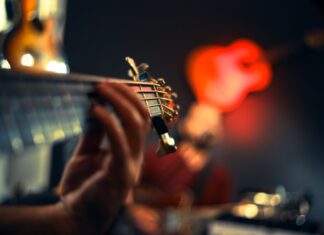 Sådan laver du en perfekt musikhjemmeside Dyre instrumenter